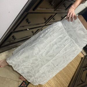 Chic Zara White Patterned Maxi Skirt